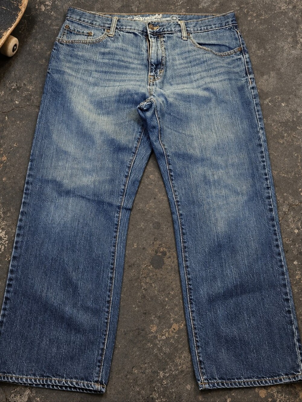 Old Navy Mens 36x30 Straight Leg Medium Wash Grunge Skater Jeans